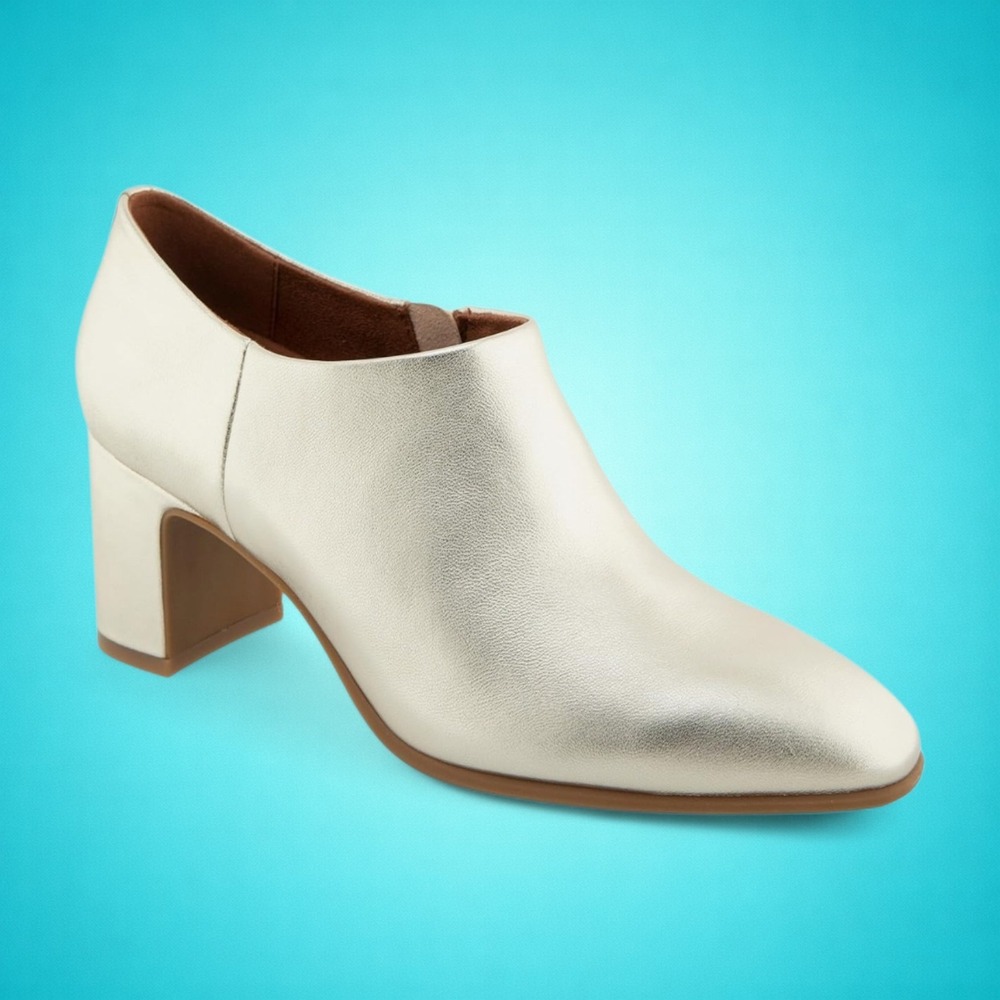New Women's Aerosoles Gold Metal Leather Melina Shoes, Size 9. Retail for $145 - Picture 3 of 9